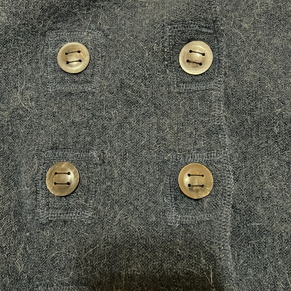 Beyond Threads cardigan - Picture 2 of 6